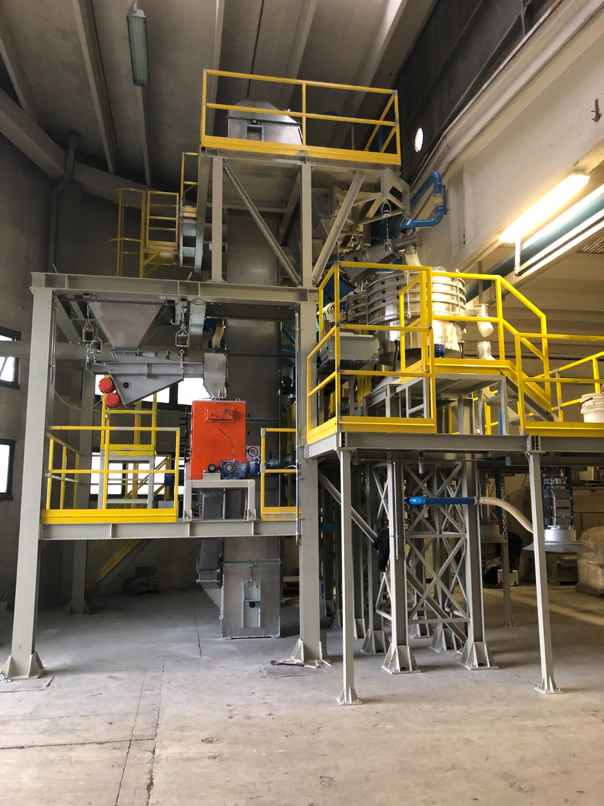 Granilla processing and screening machinery at the INCA facility